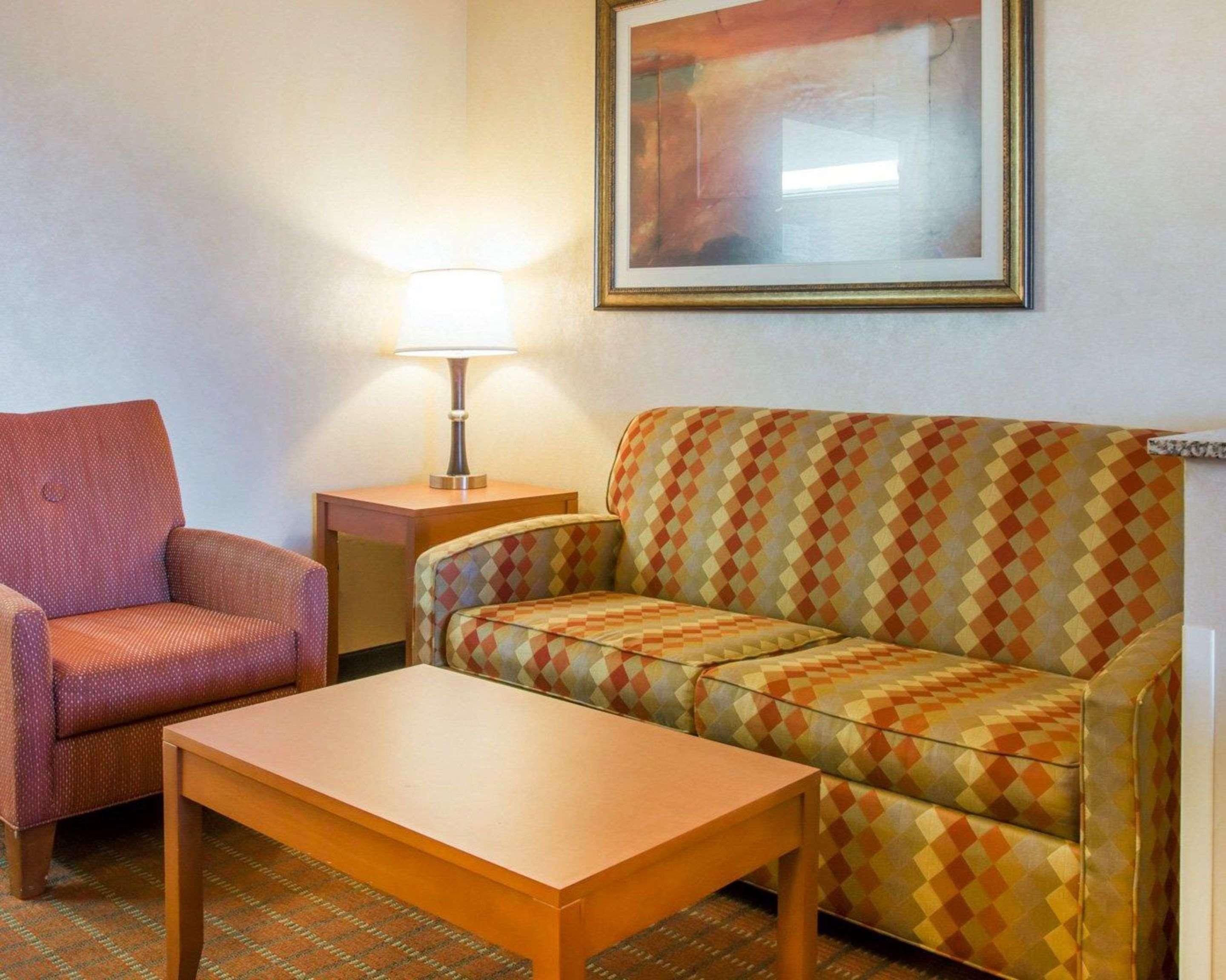 Comfort Suites Auburn Hills-Detroit Exterior photo