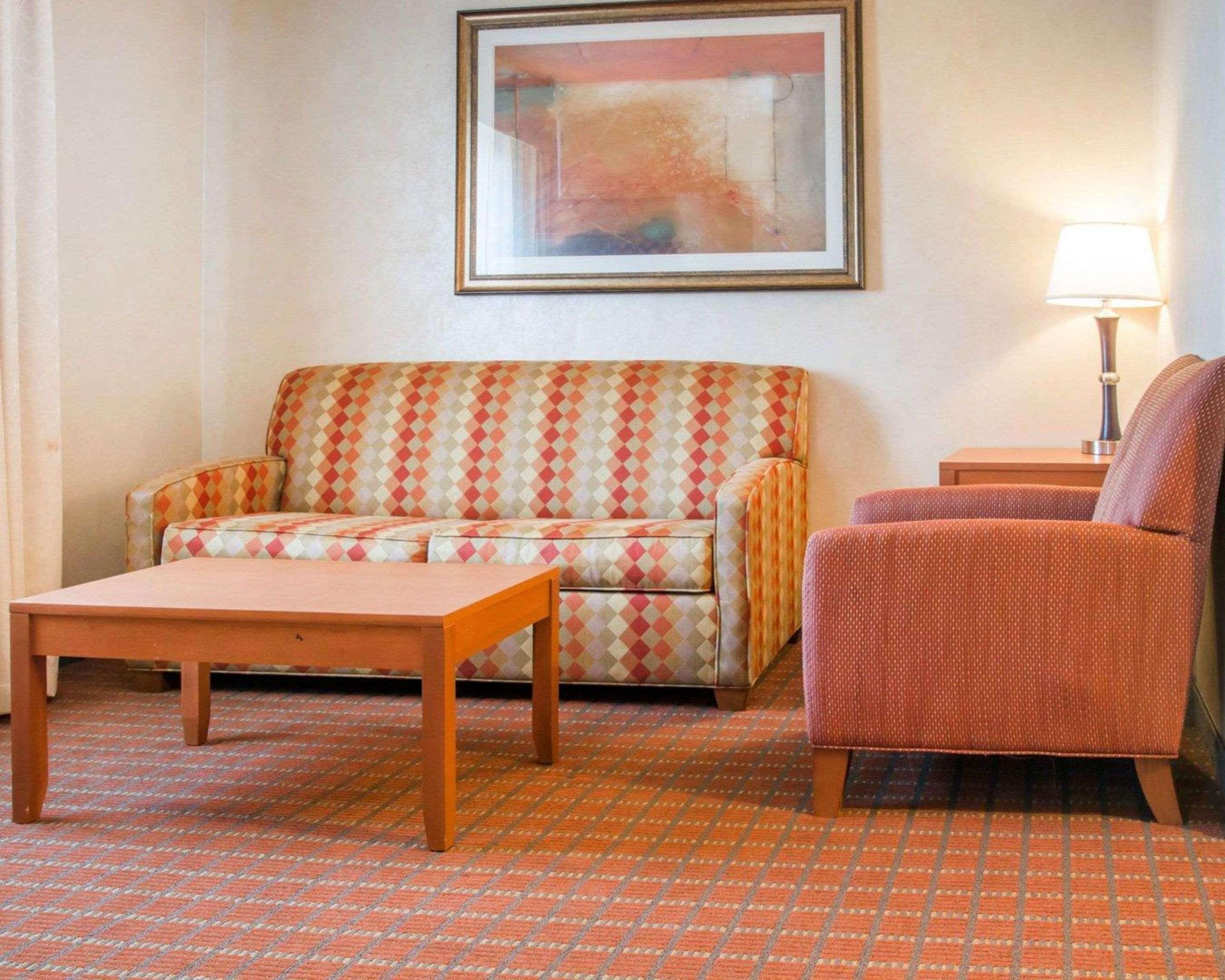 Comfort Suites Auburn Hills-Detroit Exterior photo