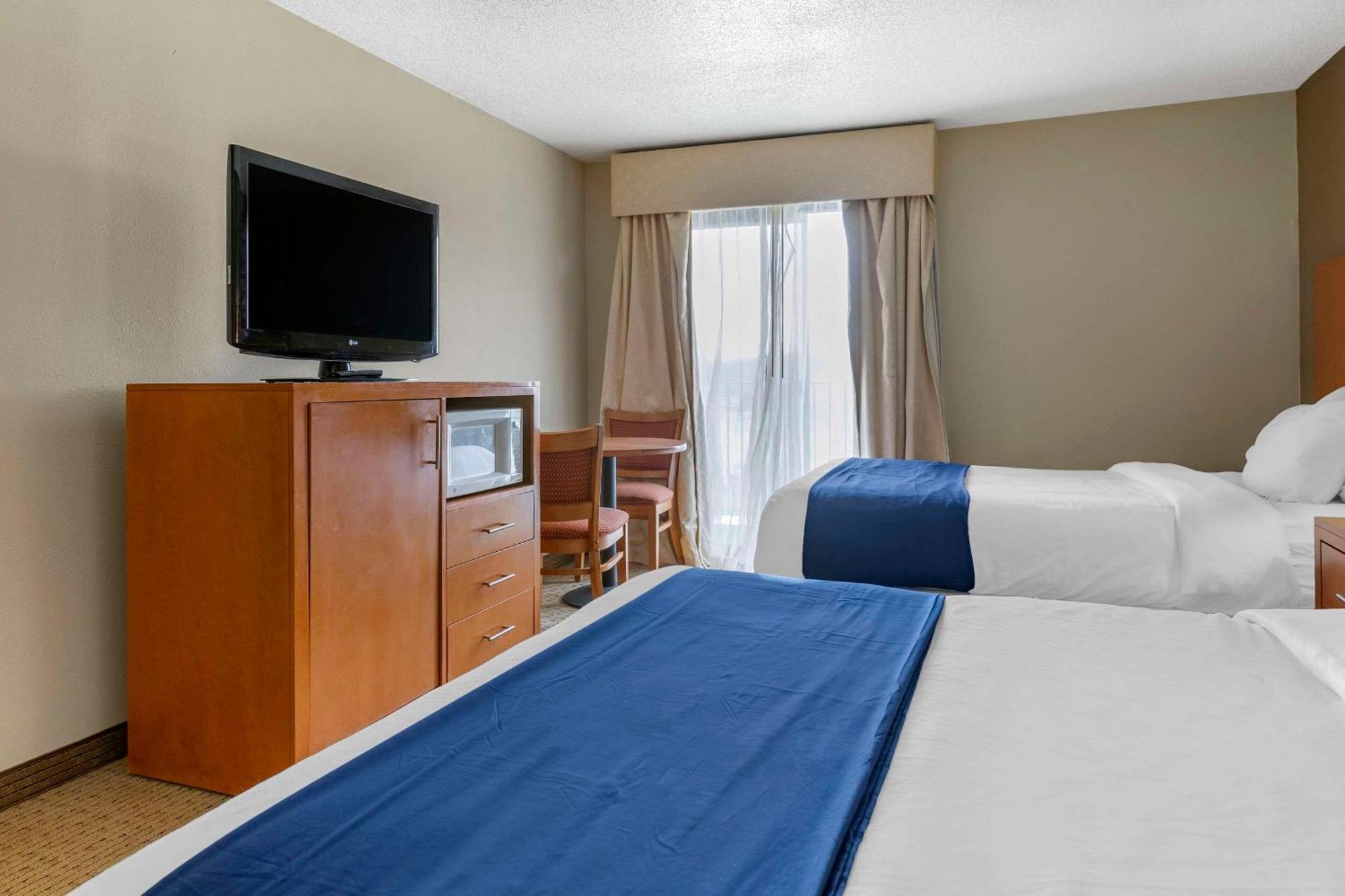 Comfort Suites Auburn Hills-Detroit Exterior photo
