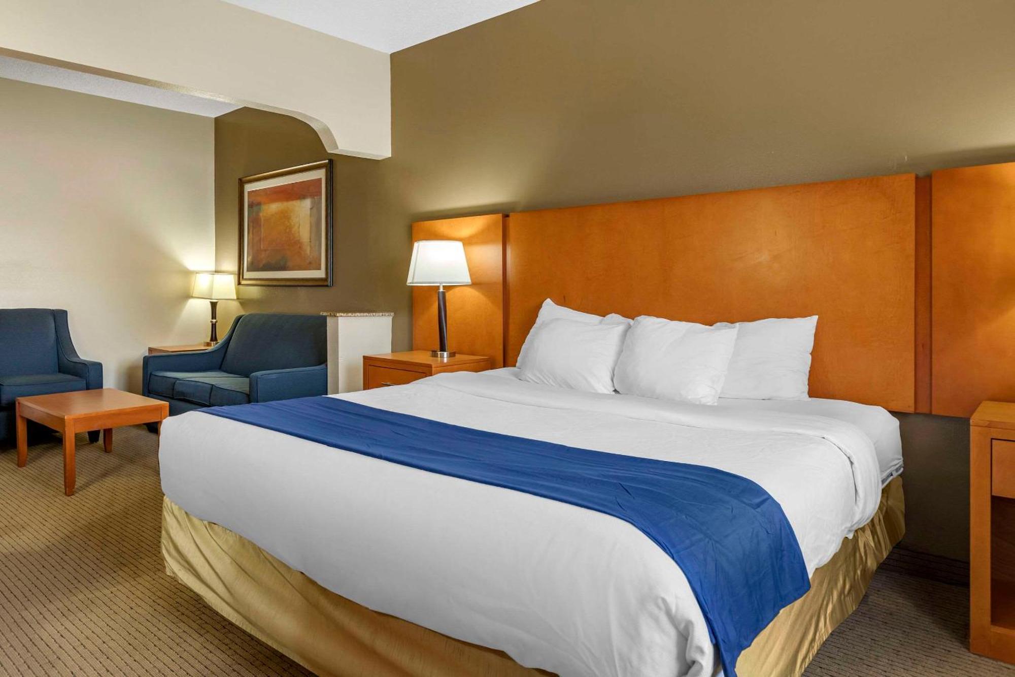 Comfort Suites Auburn Hills-Detroit Exterior photo
