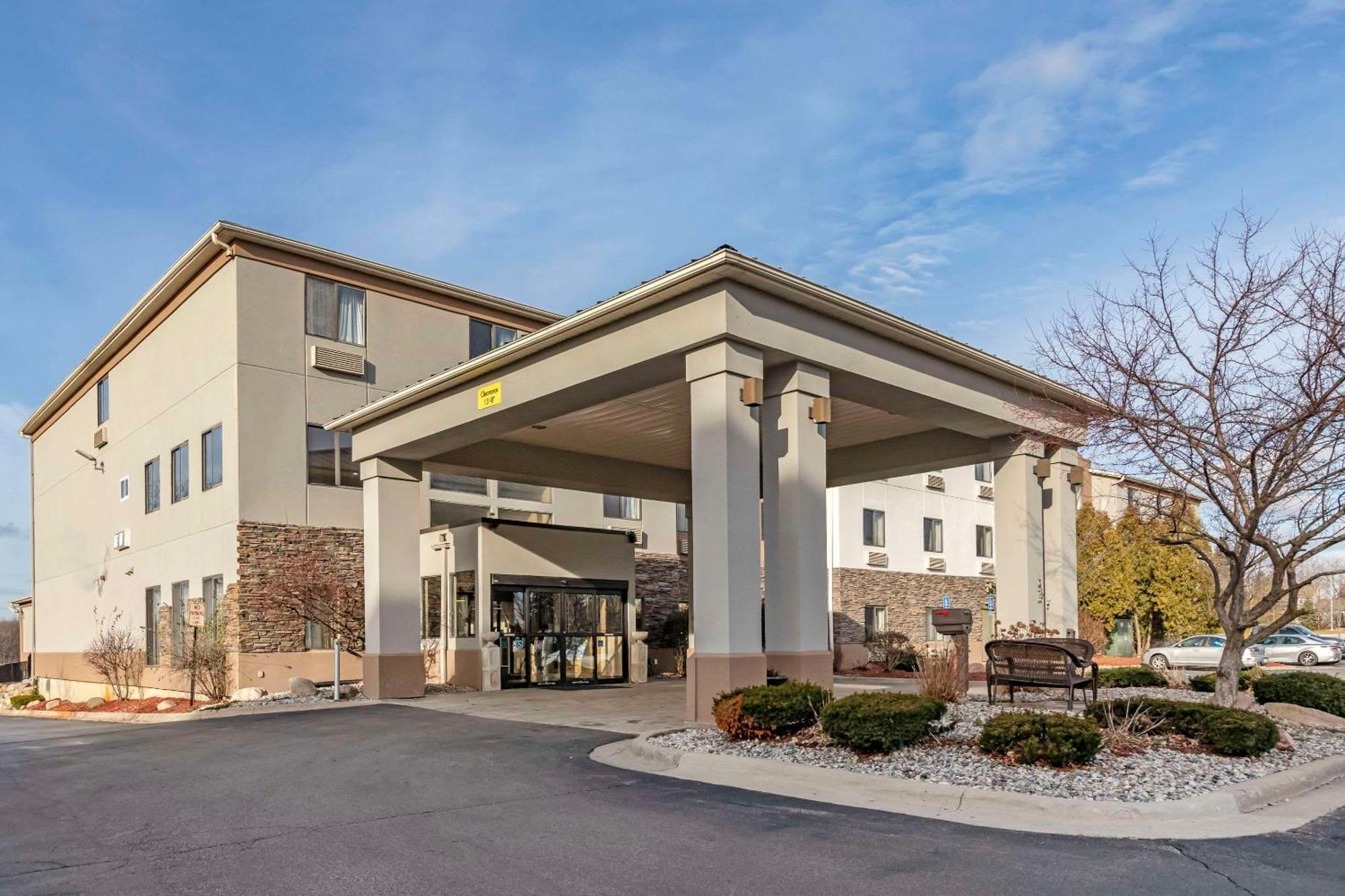 Comfort Suites Auburn Hills-Detroit Exterior photo